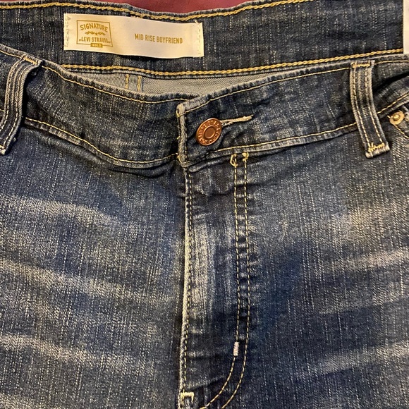 Levi Signature mid rise boyfriend cut jeans women’s size 24 - Picture 5 of 7